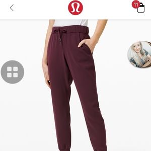 Lululemon on the fly jogger size 12